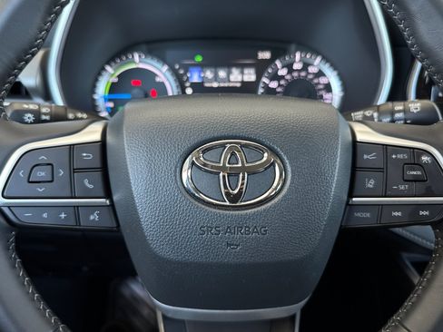 Used 2026 Toyota Highlander XLE AWD/4WD image 23