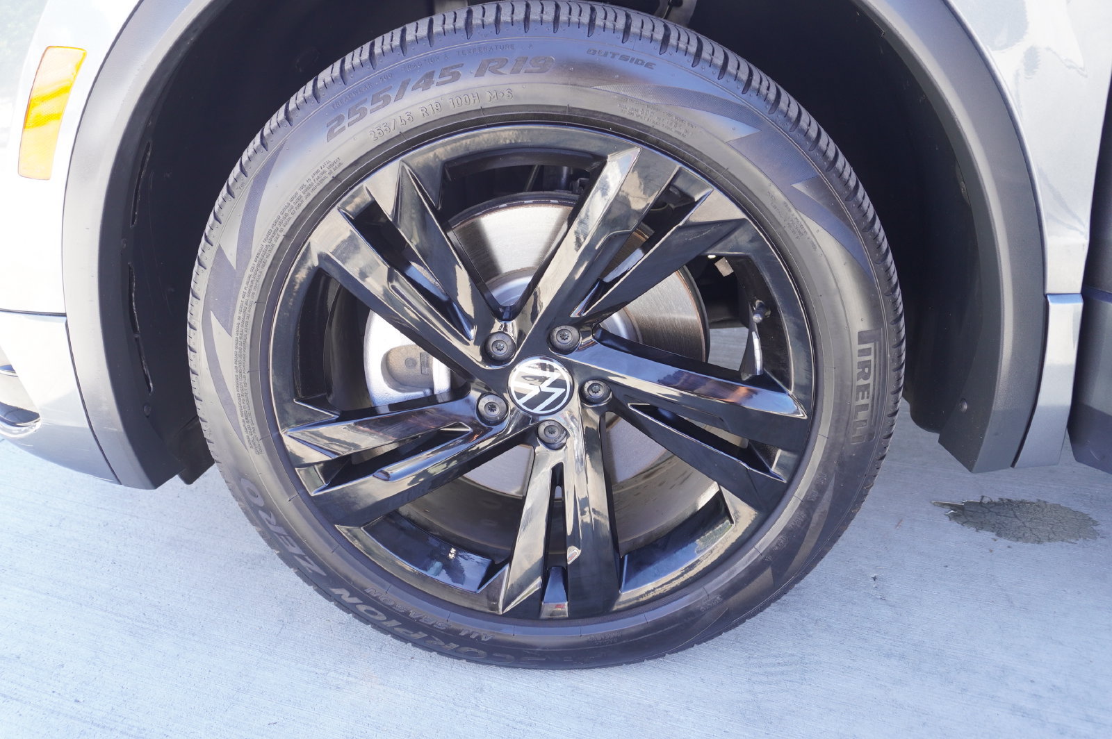 Used 2023 Volkswagen Tiguan SE R-Line AWD/4WD image 22