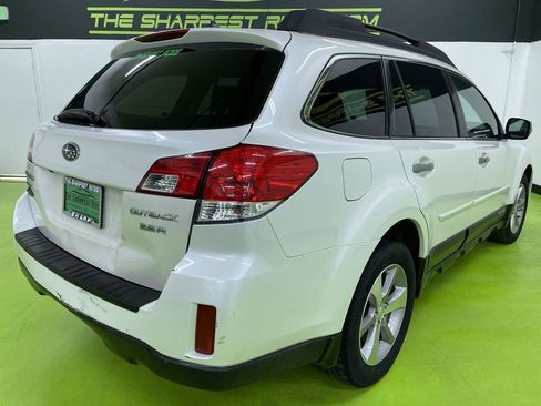 Used 2013 Subaru Outback 3.6R Limited image 10