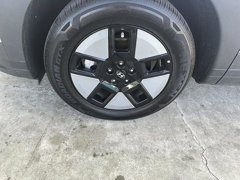 Used 2026 Hyundai Santa Fe SEL image 10