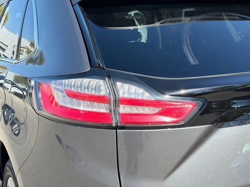Used 2023 Ford Edge Titanium image 10