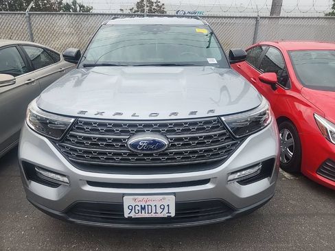 Used 2023 Ford Explorer XLT w/ Equipment Group 202A AWD/4WD image 2