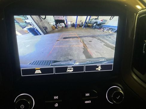 Used 2022 Chevrolet Silverado 1500 High Country w/ Z71 Off-Road Package AWD/4WD image 18