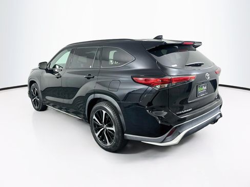 Used 2021 Toyota Highlander XSE FWD image 5