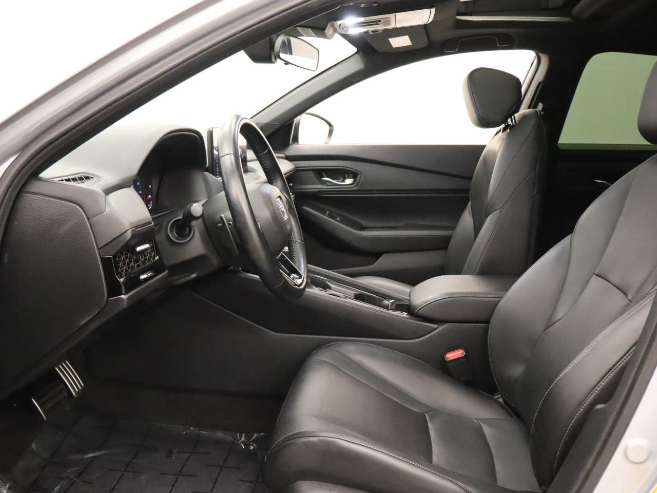 Used 2024 Honda Accord Sport image 15