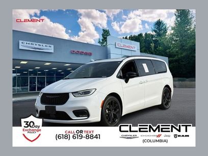Used 2025 Chrysler Pacifica Limited