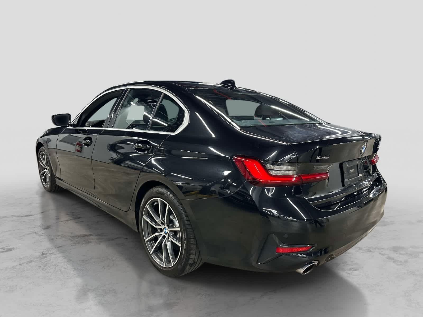 Used 2021 BMW 330i xDrive Sedan w/ Convenience Package AWD/4WD image 3