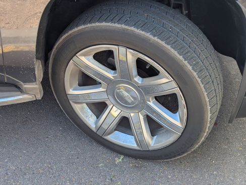 Used 2017 Cadillac Escalade Luxury image 5