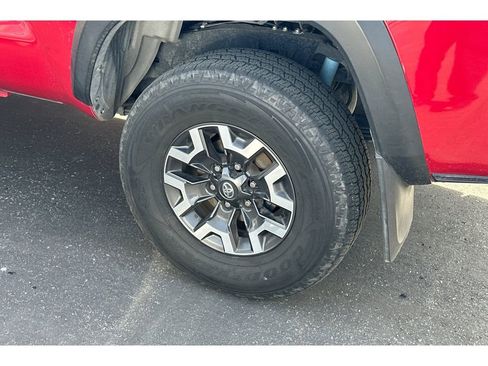 Used 2021 Toyota Tacoma TRD Off-Road w/ TRD Premium Off Road Package image 7