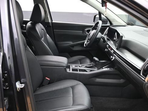 Used 2025 Kia Sorento S image 38