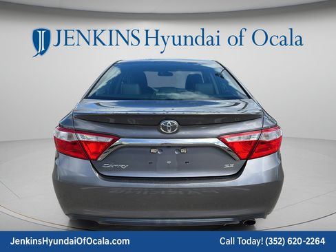 Used 2017 Toyota Camry SE FWD image 4