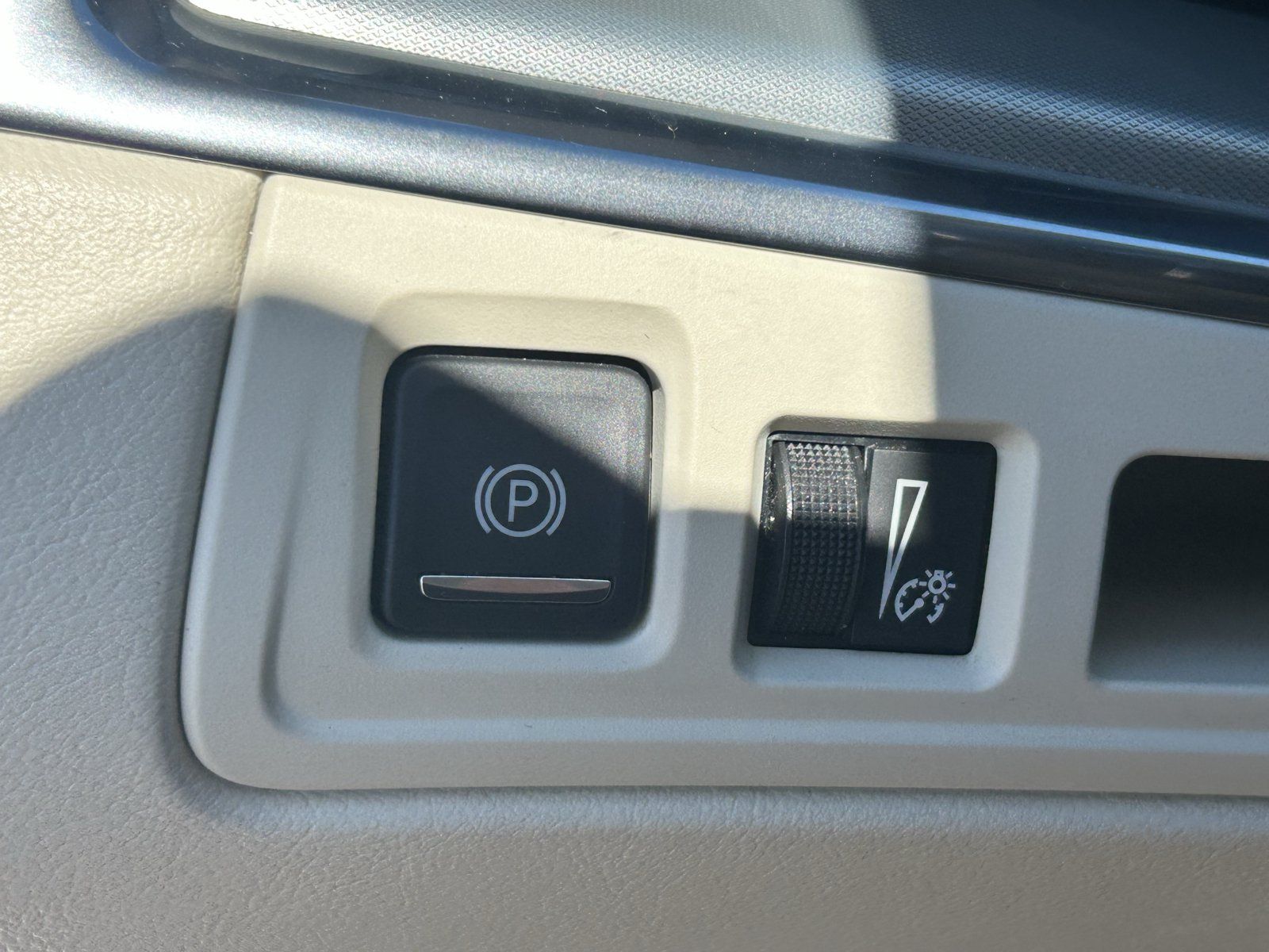Certified 2020 Cadillac XT5 Premium Luxury FWD image 33