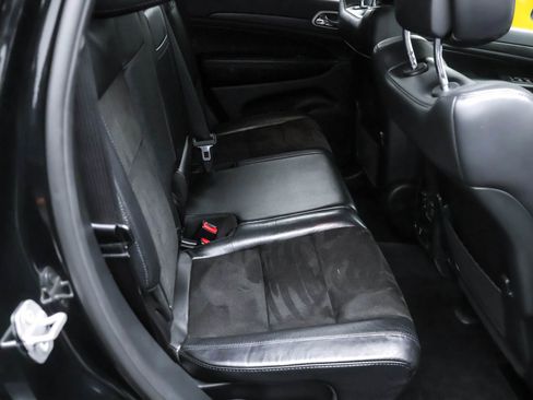 Used 2018 Jeep Grand Cherokee Altitude image 34