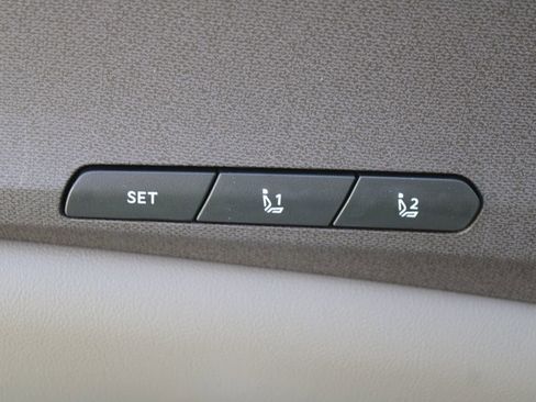 New 2026 Kia Carnival EX image 27