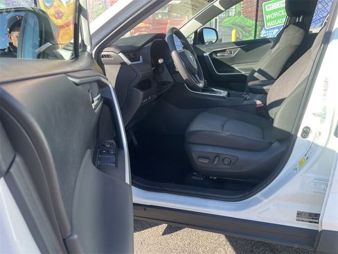 Used 2023 Toyota RAV4 XLE image 14