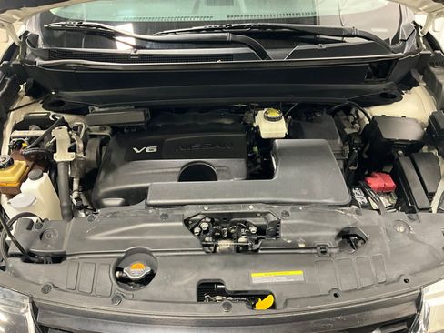 Used 2018 Nissan Pathfinder Platinum image 12