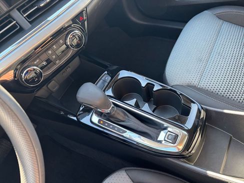 Used 2025 Chevrolet Trax LT image 40