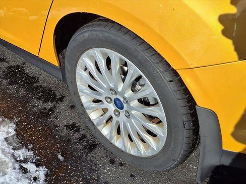 Used 2012 Ford Focus Titanium image 11