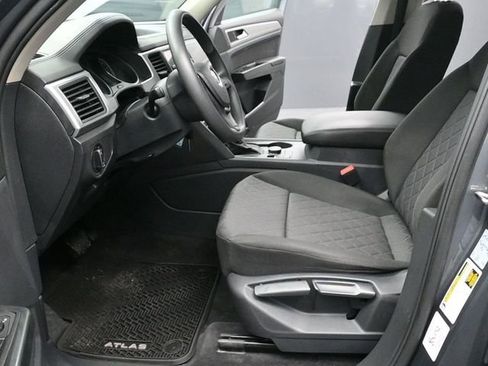 Used 2018 Volkswagen Atlas Launch Edition image 18