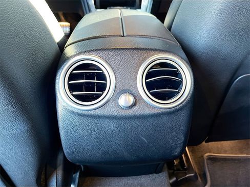 Used 2021 Mercedes-Benz GLC 300 4MATIC image 26