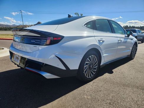 New 2025 Hyundai Sonata Limited image 4