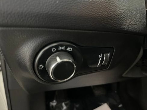 Used 2021 Jeep Compass Sport AWD/4WD image 13