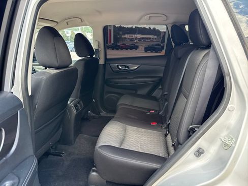 Used 2018 Nissan Rogue SV FWD image 22