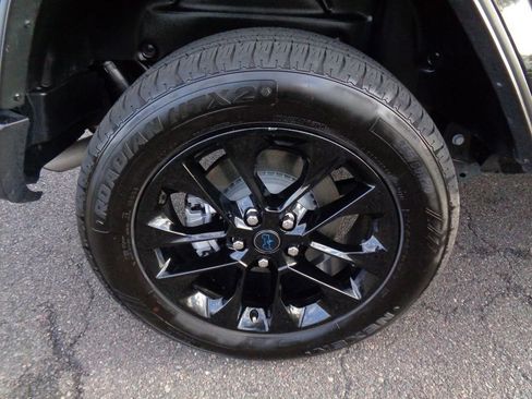 Certified 2025 Jeep Wrangler Unlimited Sahara w/ Safety Group image 18