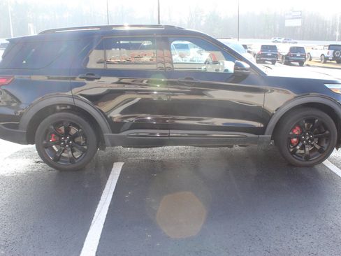 Used 2020 Ford Explorer ST w/ ST Street Pack image 5