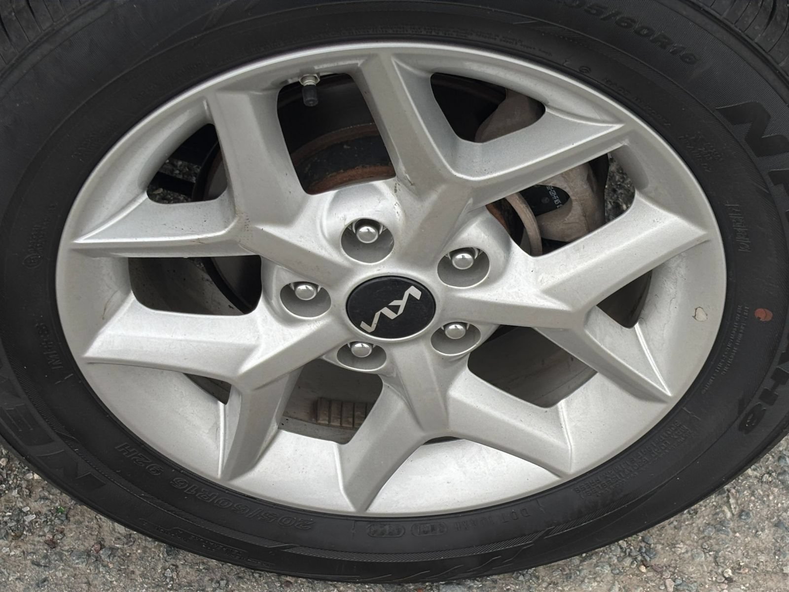 Used 2025 Kia Soul LX w/ LX Technology Package FWD image 25