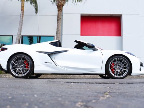 Used 2024 Chevrolet Corvette Z06 w/ Battery Protection Package image 7