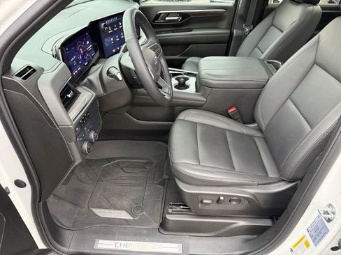 Used 2025 Chevrolet Tahoe Z71 w/ Comfort Package AWD/4WD image 10