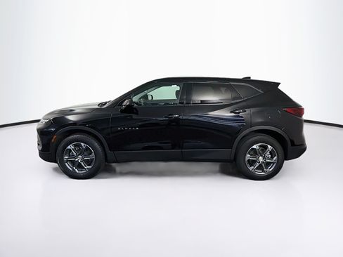 Used 2025 Chevrolet Blazer LT FWD image 4
