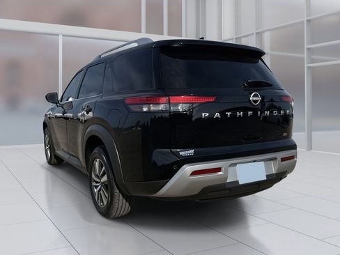 New 2025 Nissan Pathfinder SL image 3