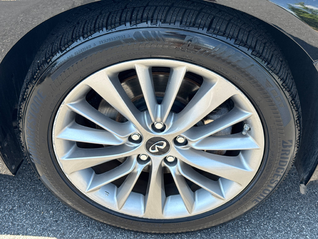Used 2018 INFINITI Q50 Luxe w/ Essential Package (2.0T Luxe) AWD/4WD image 14