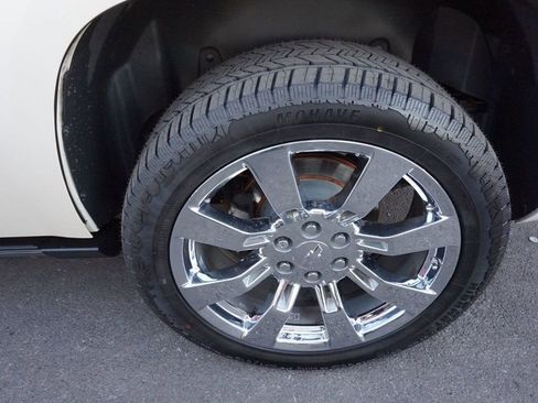 Used 2008 Chevrolet Tahoe LTZ w/ LTZ Preferred Equipment Group image 14