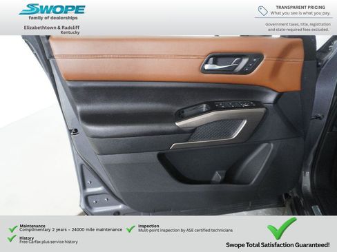 Used 2024 Nissan Pathfinder Platinum AWD/4WD image 14