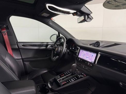 Used 2022 Porsche Macan S image 32