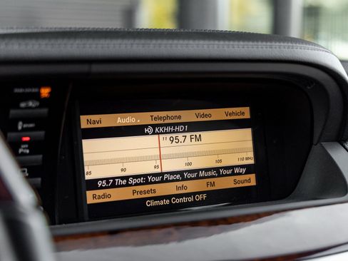 Used 2011 Mercedes-Benz S 550 image 28