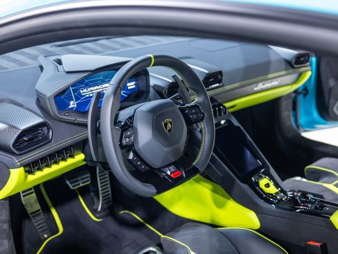 Used 2024 Lamborghini Huracan Tecnica RWD image 37