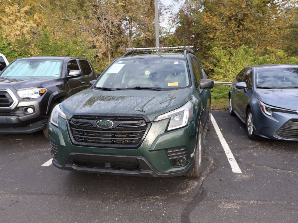 Used 2023 Subaru Forester AWD/4WD image 3
