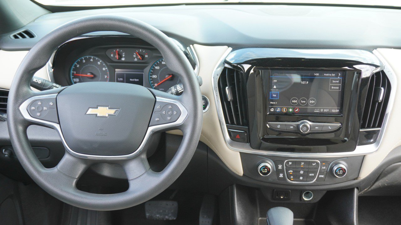 Used 2022 Chevrolet Traverse LS FWD image 24