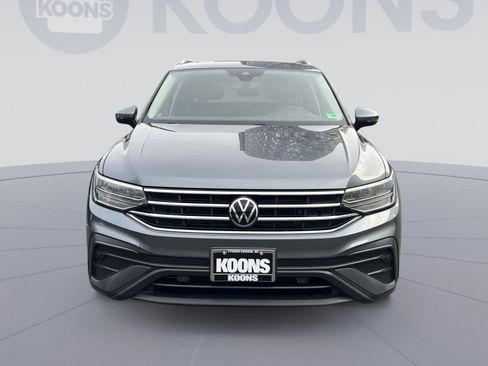 Used 2022 Volkswagen Tiguan SE w/ Panoramic Sunroof Package image 10
