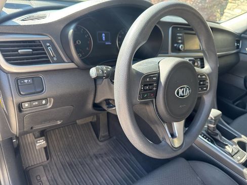 Used 2016 Kia Optima LX w/ Option Group 014 FWD image 17