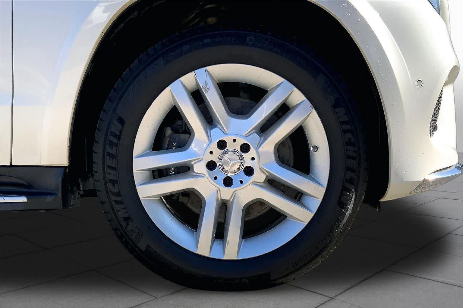 Used 2017 Mercedes-Benz GLS 550 4MATIC image 11