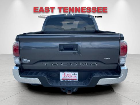 Used 2022 Toyota Tacoma TRD Off-Road AWD/4WD image 4