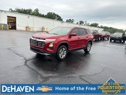 Used 2026 Chevrolet Equinox LT FWD image 2