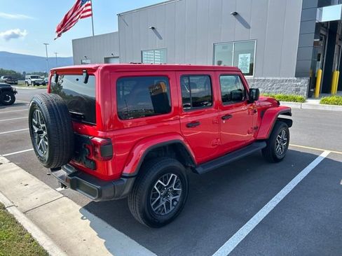 Used 2021 Jeep Wrangler Unlimited Sahara AWD/4WD image 5
