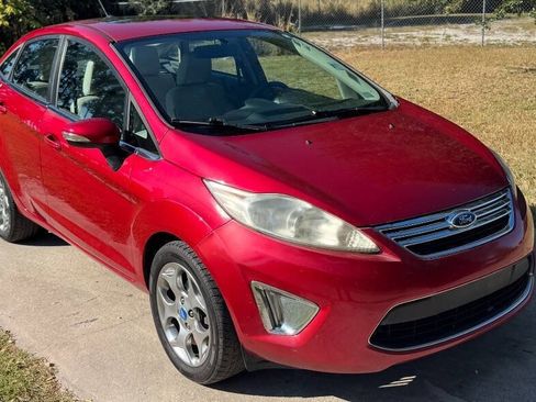 Used 2012 Ford Fiesta SEL image 2