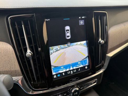 Used 2023 Volvo S90 B6 Ultimate image 20